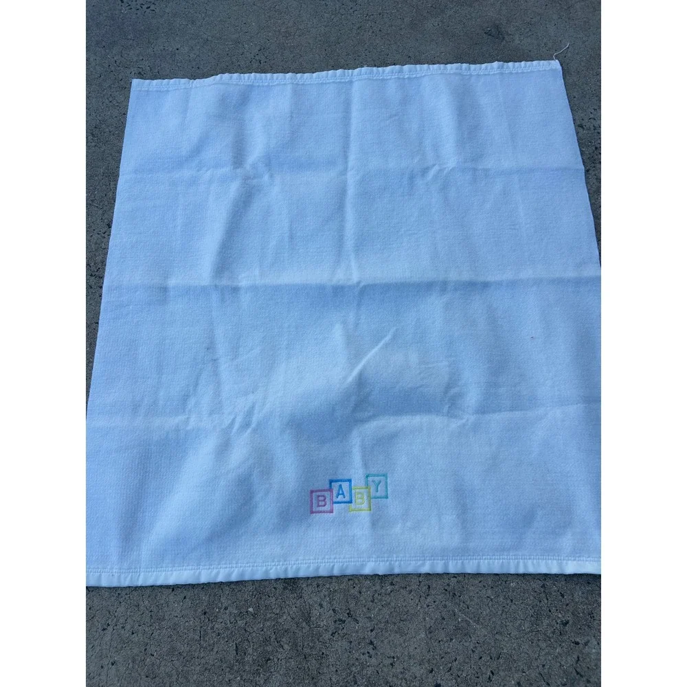 Unbranded Fleece Baby Blanket 40x42 White Embroidered Block Pastel Kids